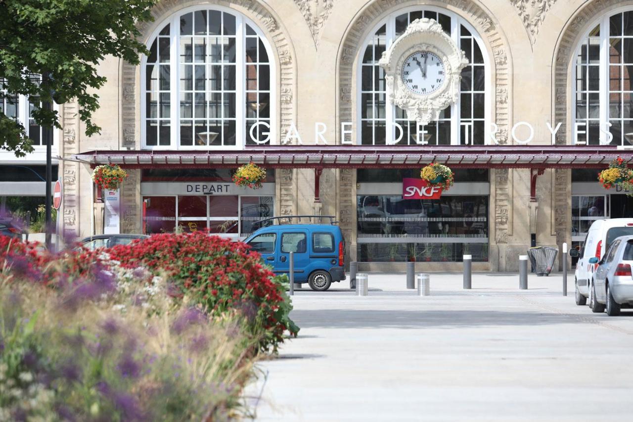 Appartement Cozy Avec Stationnement Gratuit Saint-André-les-Vergers Buitenkant foto